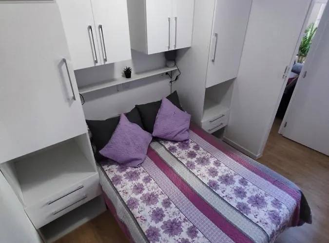Apartamento Delux1 アパート